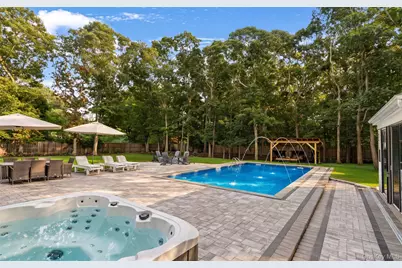 81 S Country Road, Quiogue, NY 11978 - Photo 4
