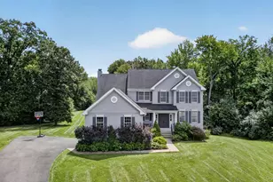 10 Doolin Ct, Wappingers Falls, NY 12590 - Photo 2