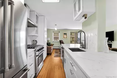 1085 Warburton #210, Yonkers, NY 10701 - Photo 30