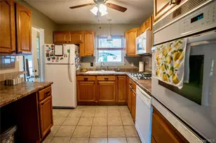 125 Riverview Dr, Fishkill, NY 12524 - Photo 2