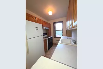 679 W 239th #3E, Bronx, NY 10463 - Photo 8