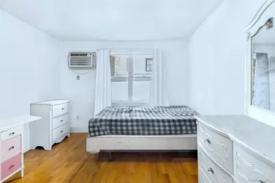 641 E 230th Street, Bronx, NY 10466 - Photo 6