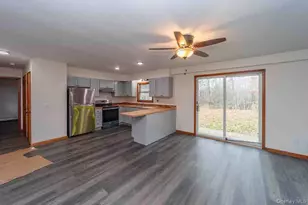 132 Red Top Rd, Wallkill, NY 12589 - Photo 4
