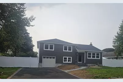 3176 Morgan Drive, Wantagh, NY 11793 - Photo 2