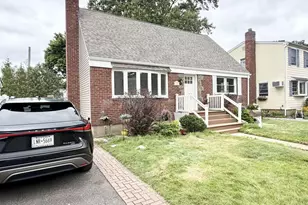 20 Iris Ave, Merrick, NY 11566 - Photo 2