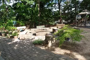 178 Jervis Ave, Farmingdale, NY 11735 - Photo 22