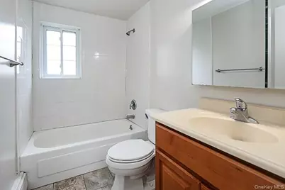 178 Jervis Avenue #178, Farmingdale, NY 11735 - Photo 6
