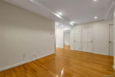 4318 Robinson Street #4D, Flushing, NY 11355 - Photo 4