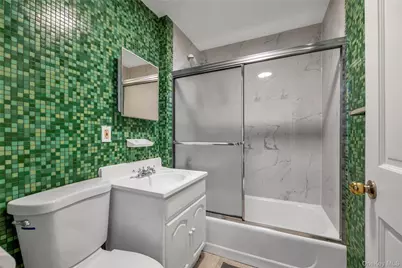 4318 Robinson Street #4D, Flushing, NY 11355 - Photo 12