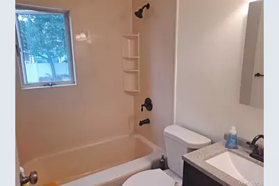 16 Cedar Drive #1st Fl, Farmingdale, NY 11735 - Photo 2