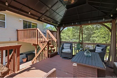 17 Old Hemlock Drive, New Windsor, NY 12553 - Photo 8