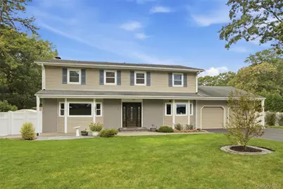 6 Stuyvesant Circle W, East Setauket, NY 11733 - Photo 1