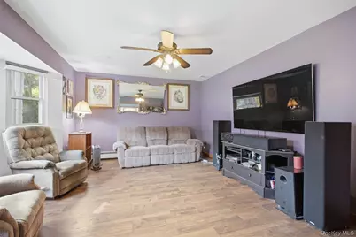 6 Stuyvesant Circle W, East Setauket, NY 11733 - Photo 12