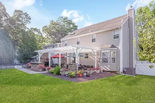 4 Vera Ct, Centereach, NY 11720 - Photo 32