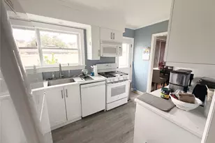963 Hastings St, Baldwin, NY 11510 - Photo 8