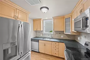 31 Cherry Ave, Bethpage, NY 11714 - Photo 22