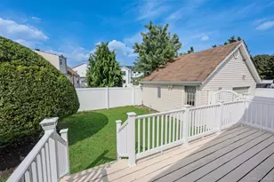 31 Cherry Ave, Bethpage, NY 11714 - Photo 12