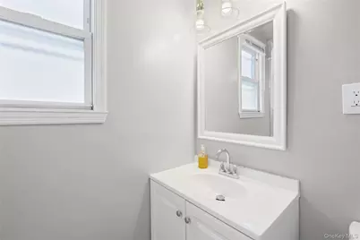 31 Cherry Avenue, Bethpage, NY 11714 - Photo 28
