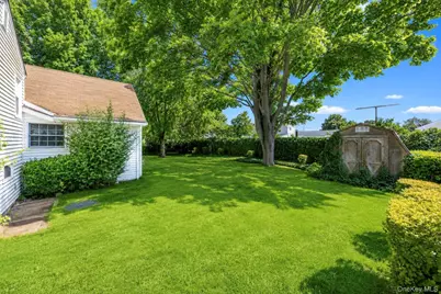 1425 Pine Drive, Bay Shore, NY 11706 - Photo 42