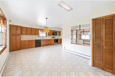 1425 Pine Drive, Bay Shore, NY 11706 - Photo 14
