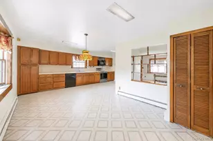 1425 Pine Dr, Bay Shore, NY 11706 - Photo 14