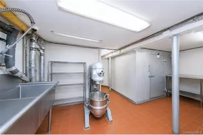 815 Avenue U, Brooklyn, NY 11223 - Photo 30