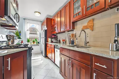 67-35 Yellowstone Boulevard #4P, Forest Hills, NY 11375 - Photo 2