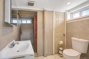 240 28th St, Copiague, NY 11726 - Photo 8