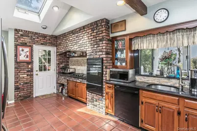 340 Princeton Road, Rockville Centre, NY 11570 - Photo 6