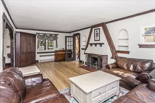 340 Princeton Rd, Rockville Centre, NY 11570 - Photo 4