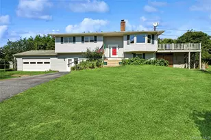 84 N Surfside Ave, Montauk, NY 11954 - Photo 2