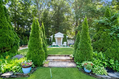 530 Boxwood Drive, Shirley, NY 11967 - Photo 16