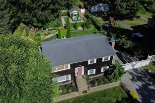 530 Boxwood Dr, Shirley, NY 11967 - Photo 2