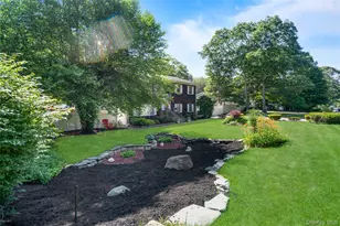 530 Boxwood Dr, Shirley, NY 11967 - Photo 4