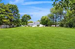 25 Charter Ave, Dix Hills, NY 11746 - Photo 2