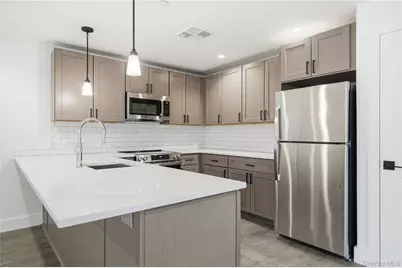 180 Deer Park Avenue #301, Babylon, NY 11702 - Photo 6