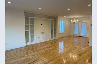 17 Wood Lane, Valley Stream, NY 11581 - Photo 2