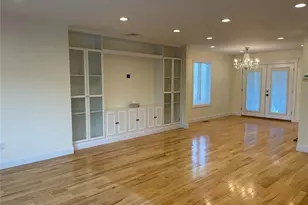 17 Wood Ln, Valley Stream, NY 11581 - Photo 2