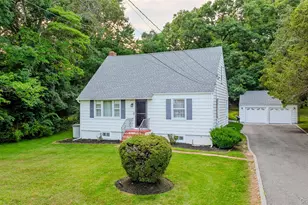 99 Warner Rd, Huntington, NY 11743 - Photo 2