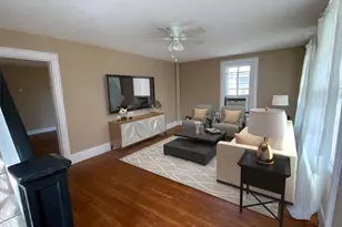 21 Mechanic St, Huntington, NY 11743 - Photo 2