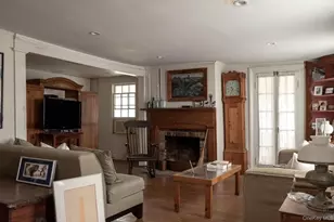 362 Middle Rd, Bayport, NY 11705 - Photo 2