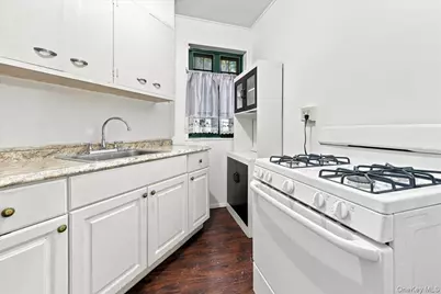 1589 Unionport Road #ME, Bronx, NY 10462 - Photo 6