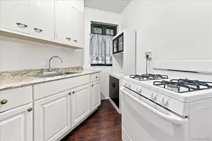 1589 Unionport Rd, Bronx, NY 10462 - Photo 6