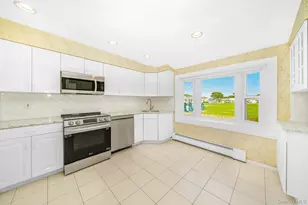221 Roosevelt Ave, Massapequa Park, NY 11762 - Photo 18