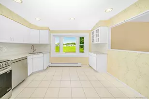 221 Roosevelt Ave, Massapequa Park, NY 11762 - Photo 14