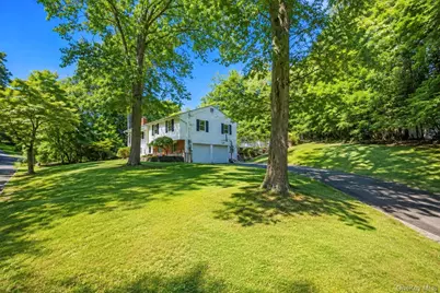 42 Noahs Path, Rocky Point, NY 11778 - Photo 28
