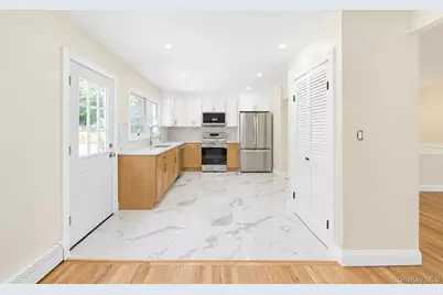 42 Noahs Path, Rocky Point, NY 11778 - Photo 12