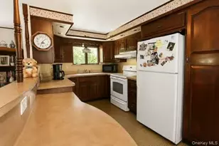 398 Scotchtown Rd, Goshen, NY 10924 - Photo 2