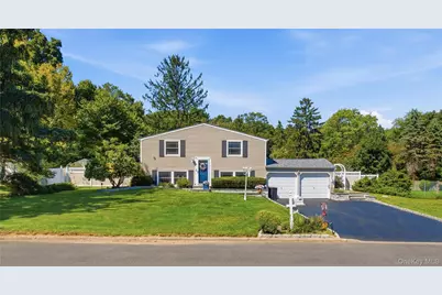 44 Ivy League Lane, Stony Brook, NY 11790 - Photo 2