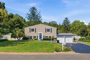 44 Ivy League Ln, Stony Brook, NY 11790 - Photo 2